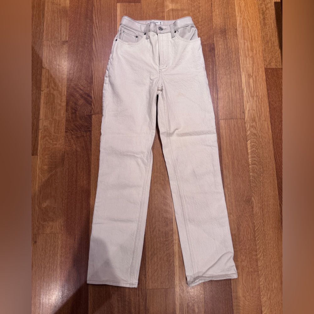Abercrombie & Fitch The 90’s Straight Ultra High Rise Curve Love, NWOT, 26